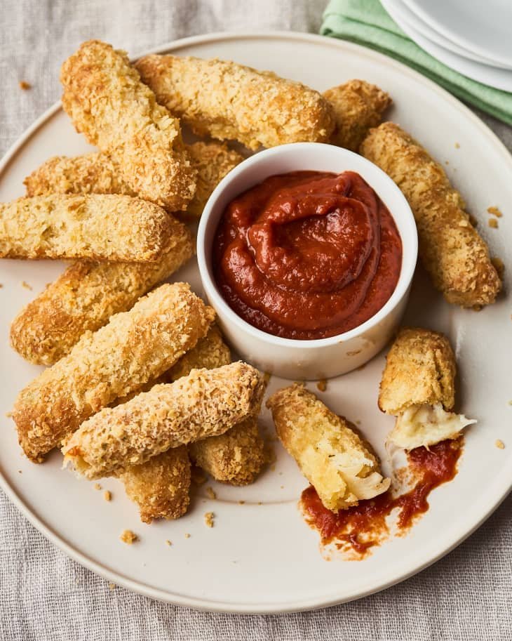 Air Fryer Mozzarella Sticks