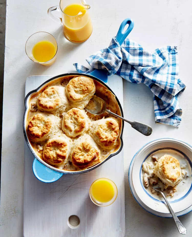 Biscuits-and-Gravy Skillet