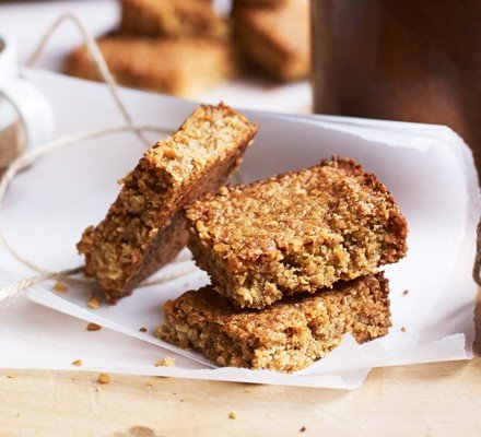 Yummy golden syrup flapjacks