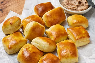 Copycat Texas Roadhouse Rolls